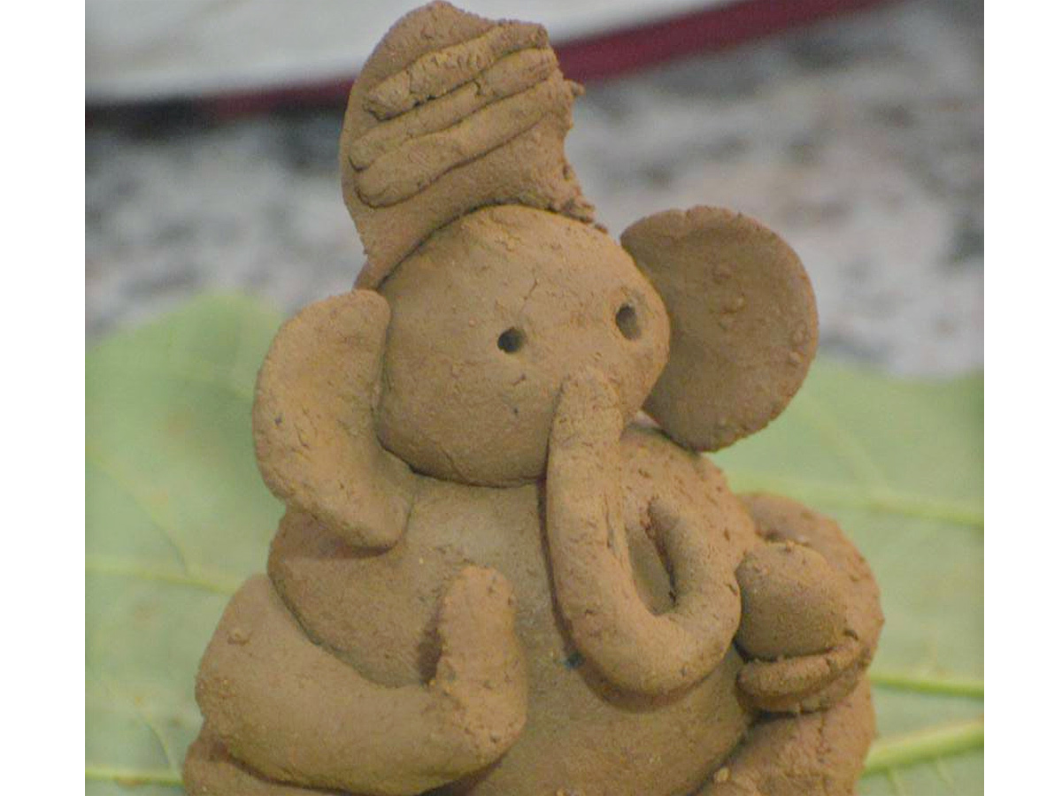 Kids make clay Ganesha for Ganesh Chaturthi Photo Gallery - Sakshi18