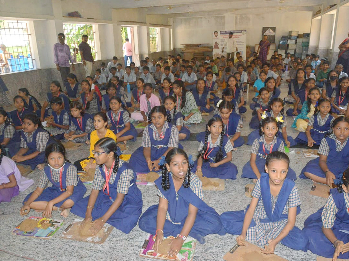 Kids make clay Ganesha for Ganesh Chaturthi Photo Gallery - Sakshi3