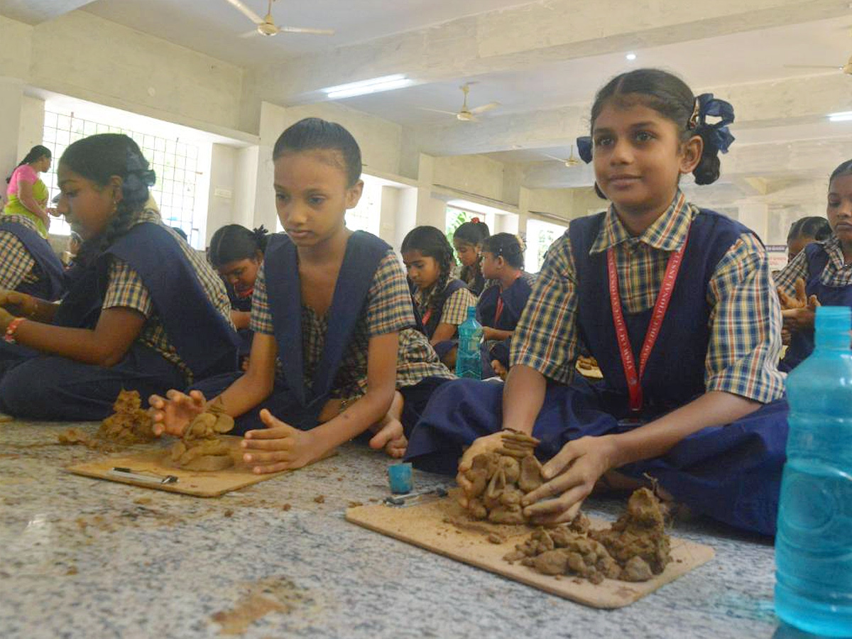 Kids make clay Ganesha for Ganesh Chaturthi Photo Gallery - Sakshi22