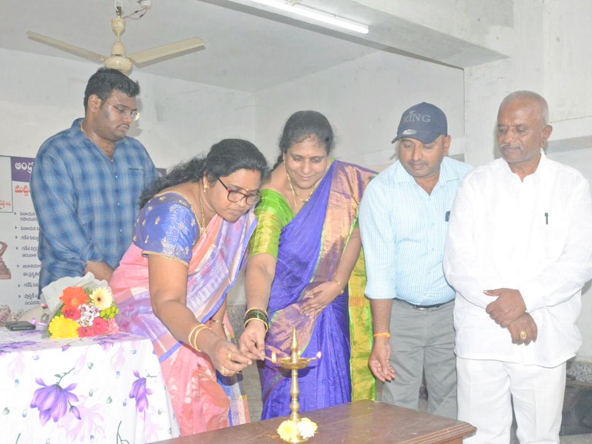 Kids make clay Ganesha for Ganesh Chaturthi Photo Gallery - Sakshi29