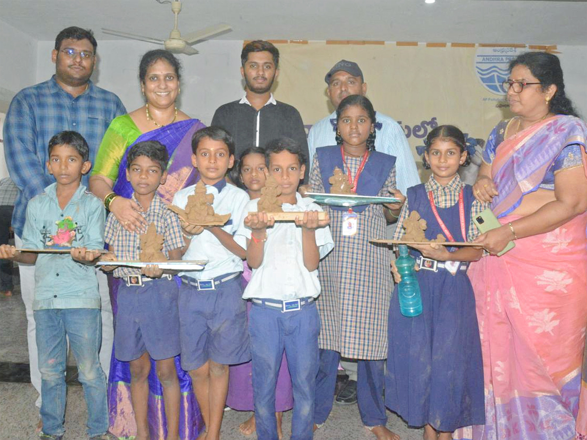 Kids make clay Ganesha for Ganesh Chaturthi Photo Gallery - Sakshi8