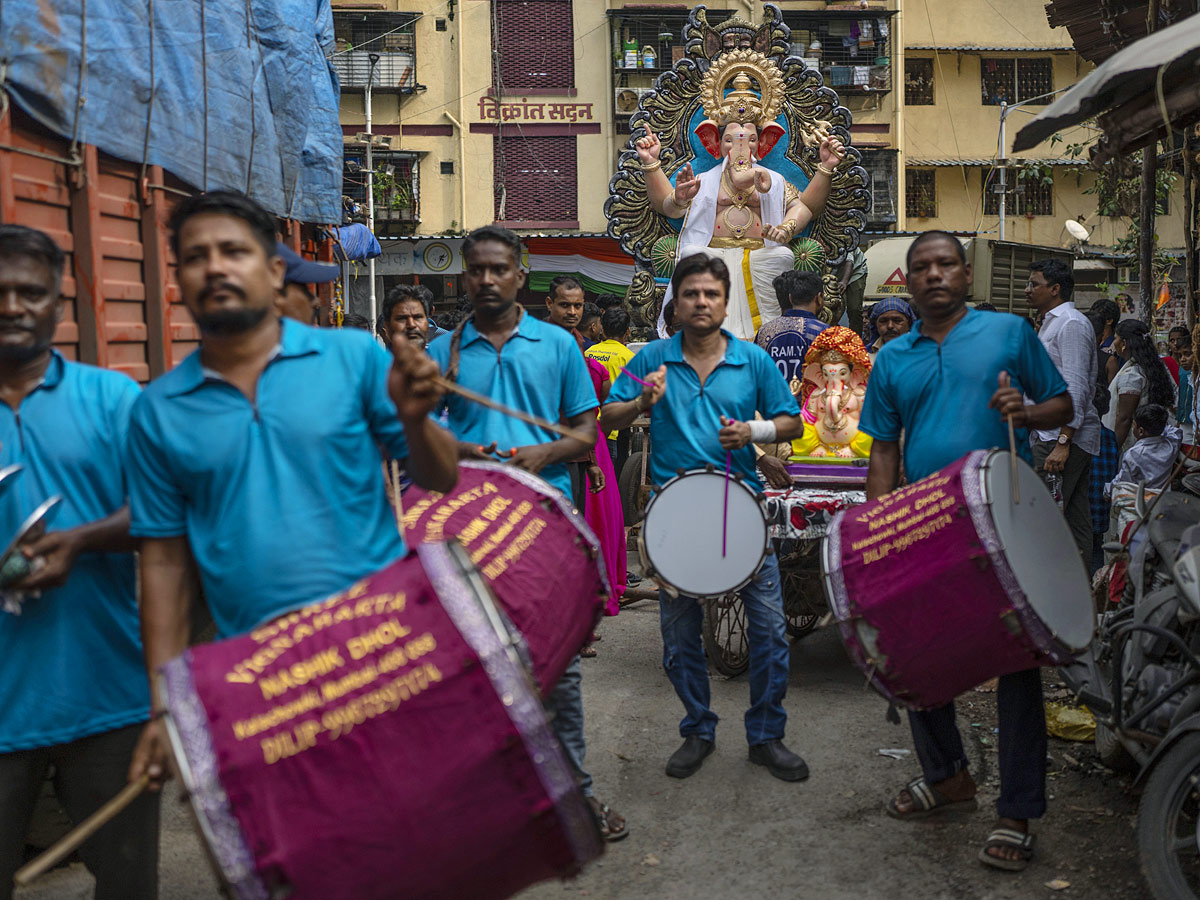 Ganesh Chaturdi Celebrations are Grand Across the Country Photo Gallery - Sakshi24