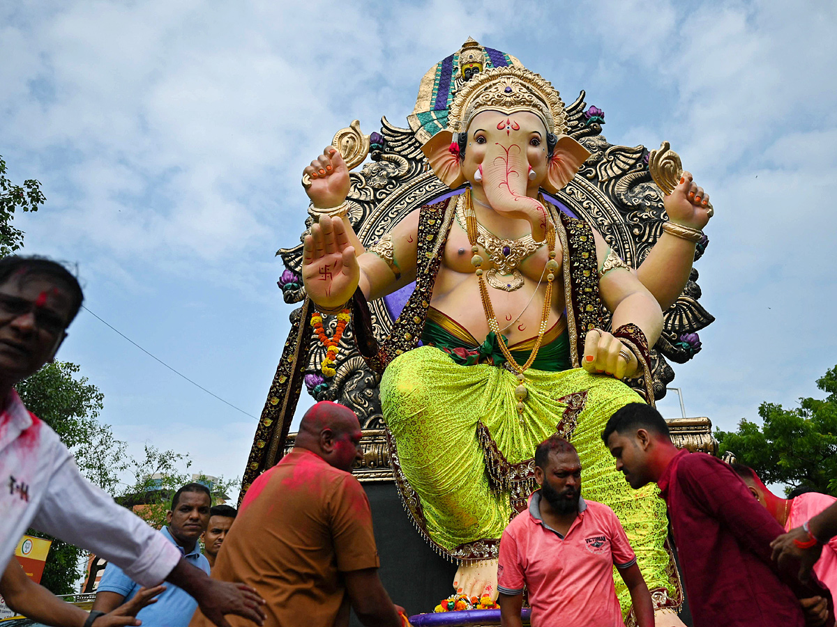 Ganesh Chaturdi Celebrations are Grand Across the Country Photo Gallery - Sakshi5