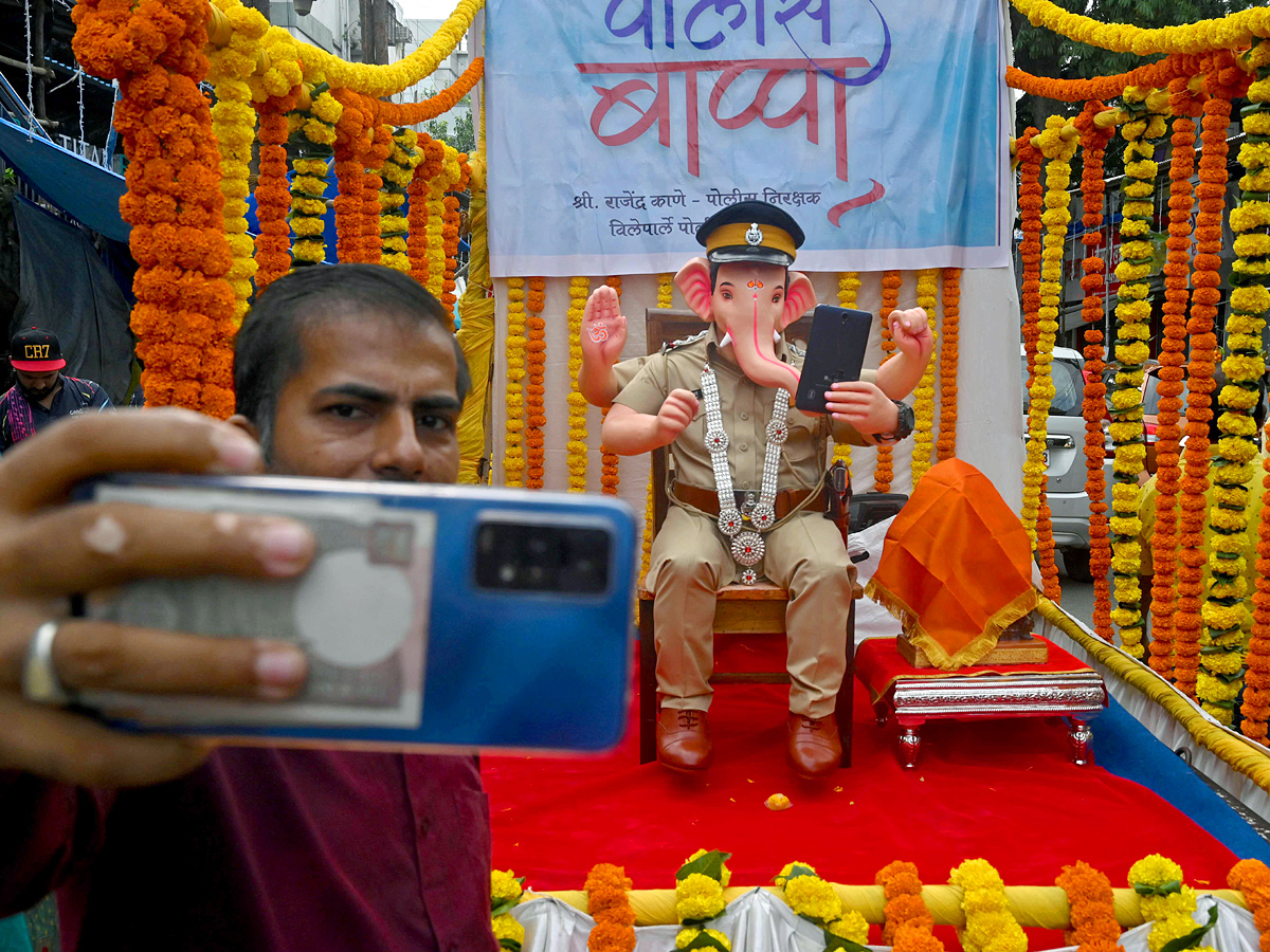 Ganesh Chaturdi Celebrations are Grand Across the Country Photo Gallery - Sakshi11