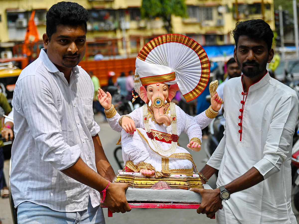 Ganesh Chaturdi Celebrations are Grand Across the Country Photo Gallery - Sakshi12