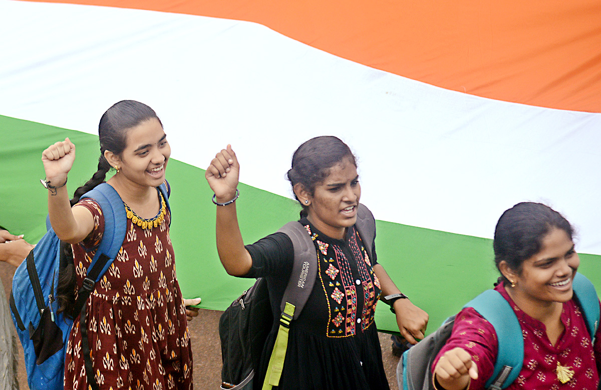 AU Engineering College Students Rally with 500 feet National flag  - Sakshi3