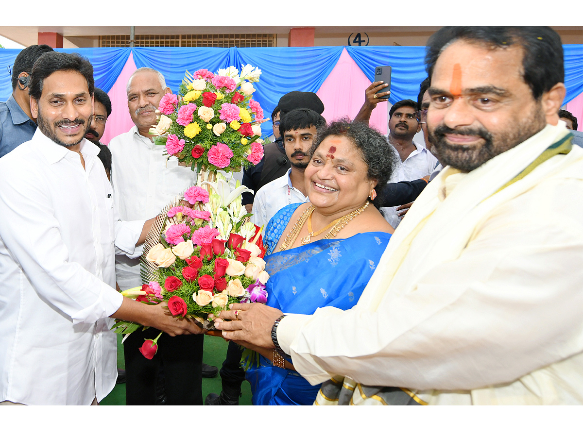 AP CM YS Jagan Attends Speaker Tamminenis Son Marriage Reception Photo Gallery - Sakshi5