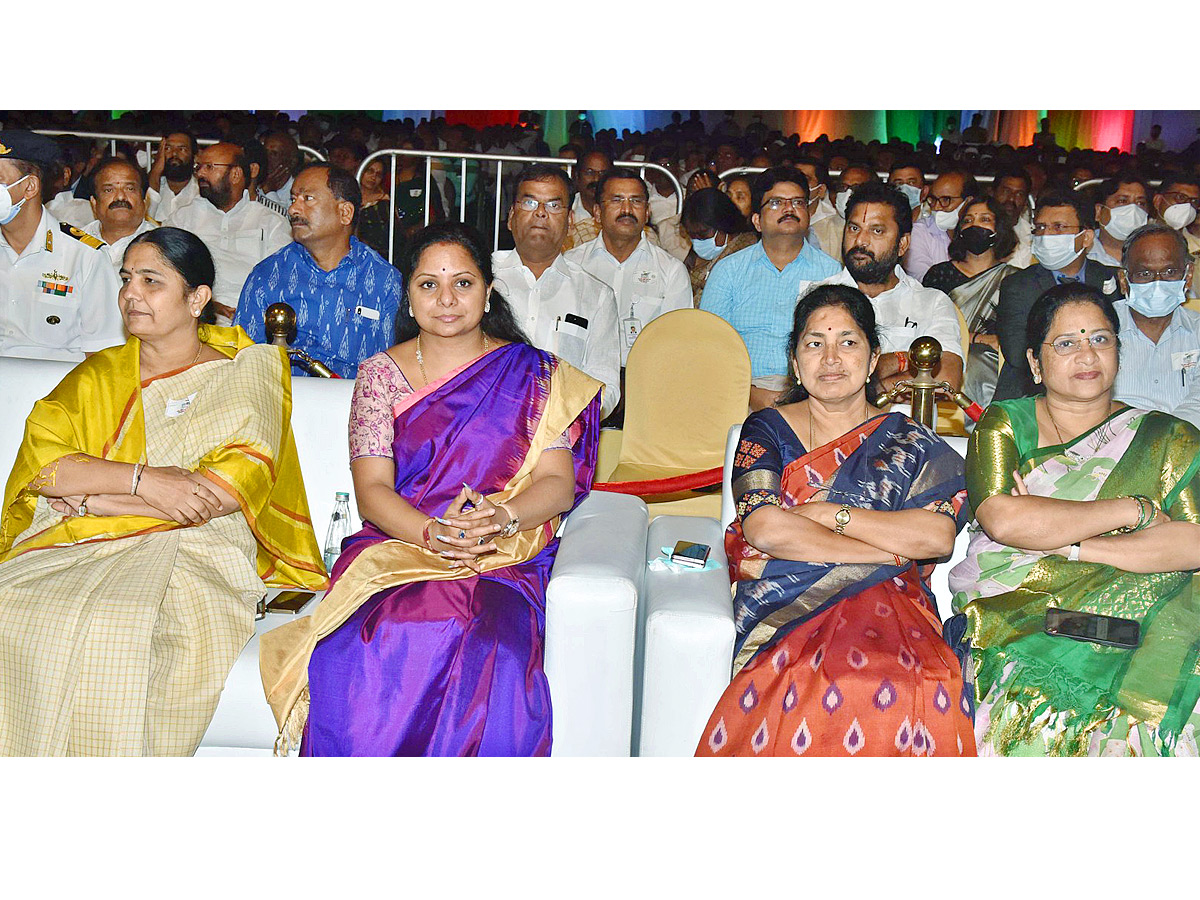 Telangana CM KCR Inaugurates Swatantra Bharatha Vajrotsavam Celebrations In Hyderabad PHoto Gallery - Sakshi9