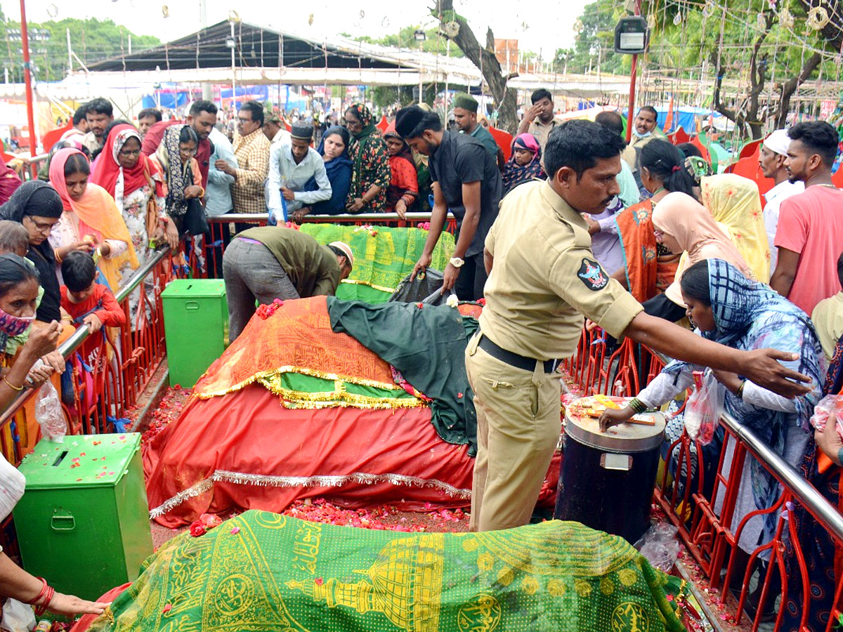 Rottela Panduga Begins in Nellore Photos - Sakshi33