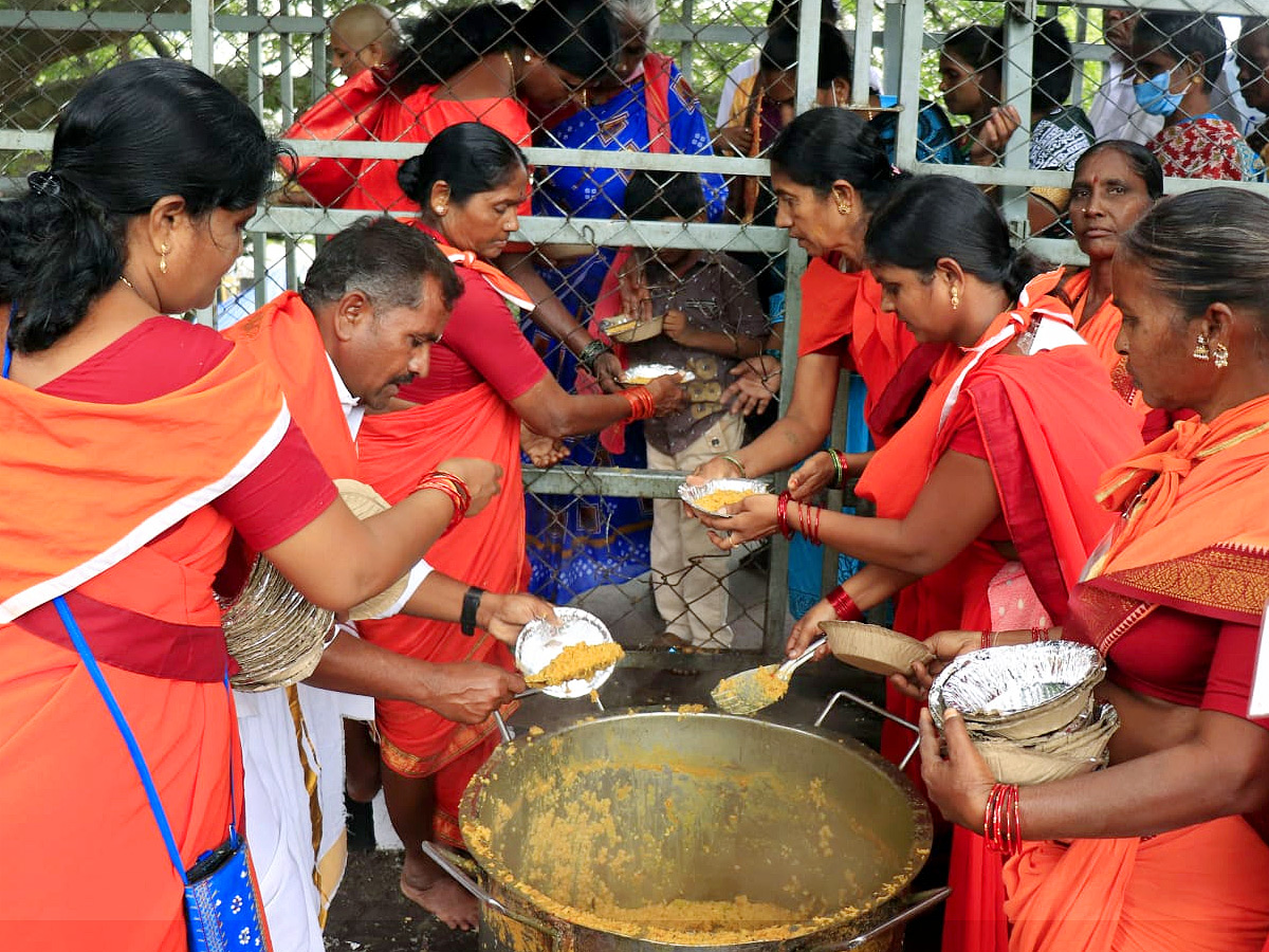 Heavy Rush At Tirumala Photo Gallery - Sakshi12