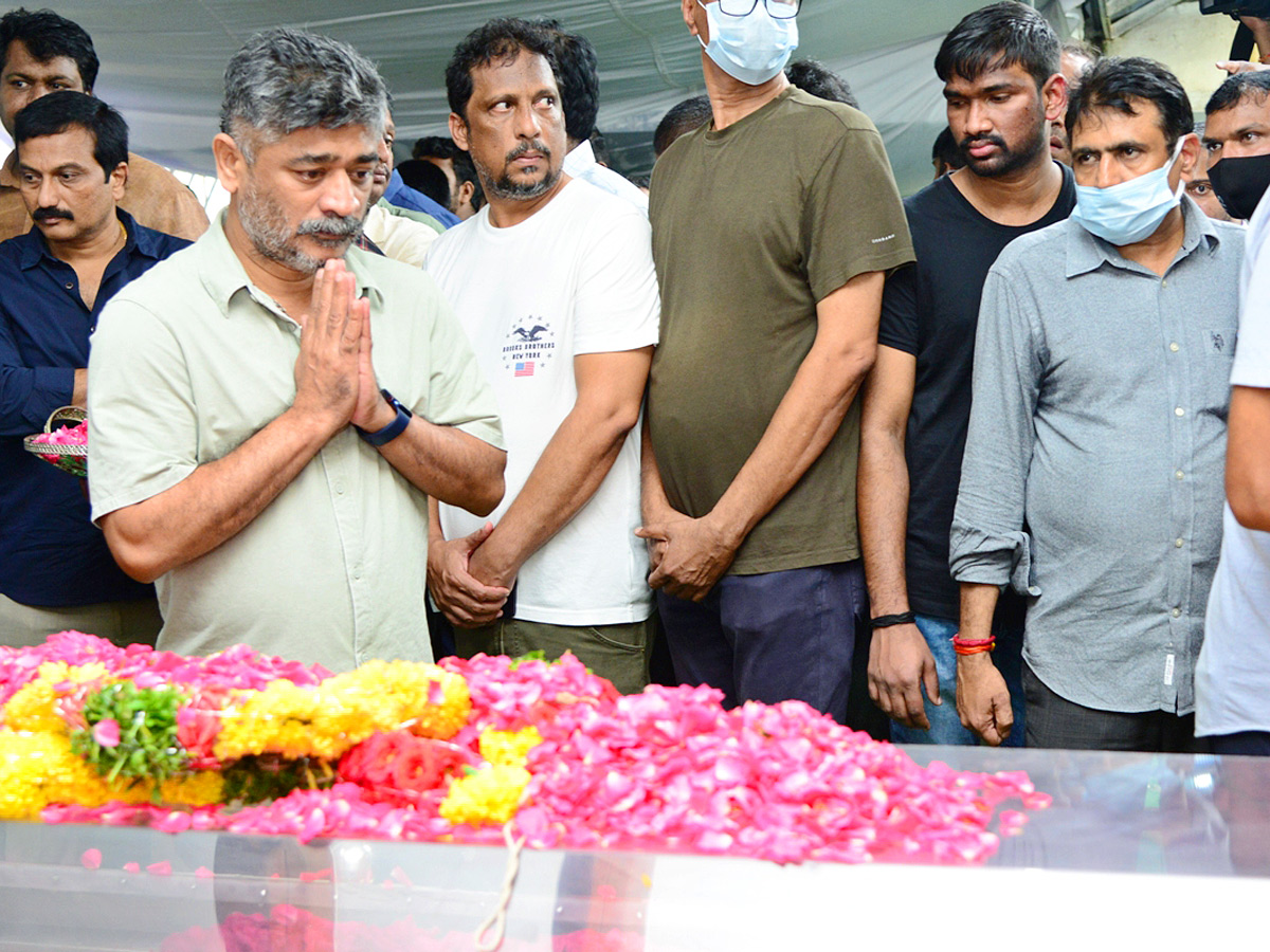 Celebrities Pay Tribute To Krishnam Raju - Sakshi17