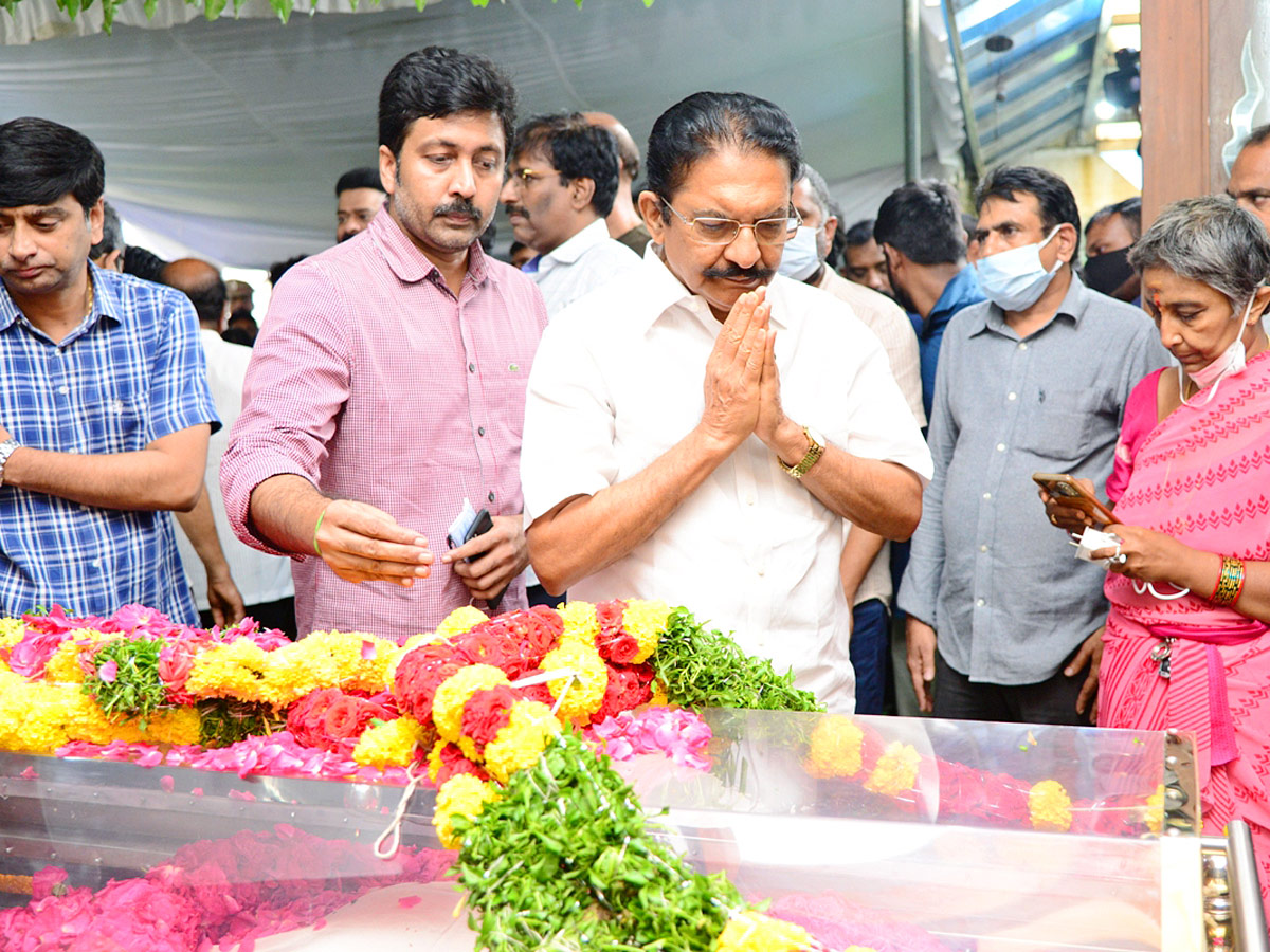 Celebrities Pay Tribute To Krishnam Raju - Sakshi21