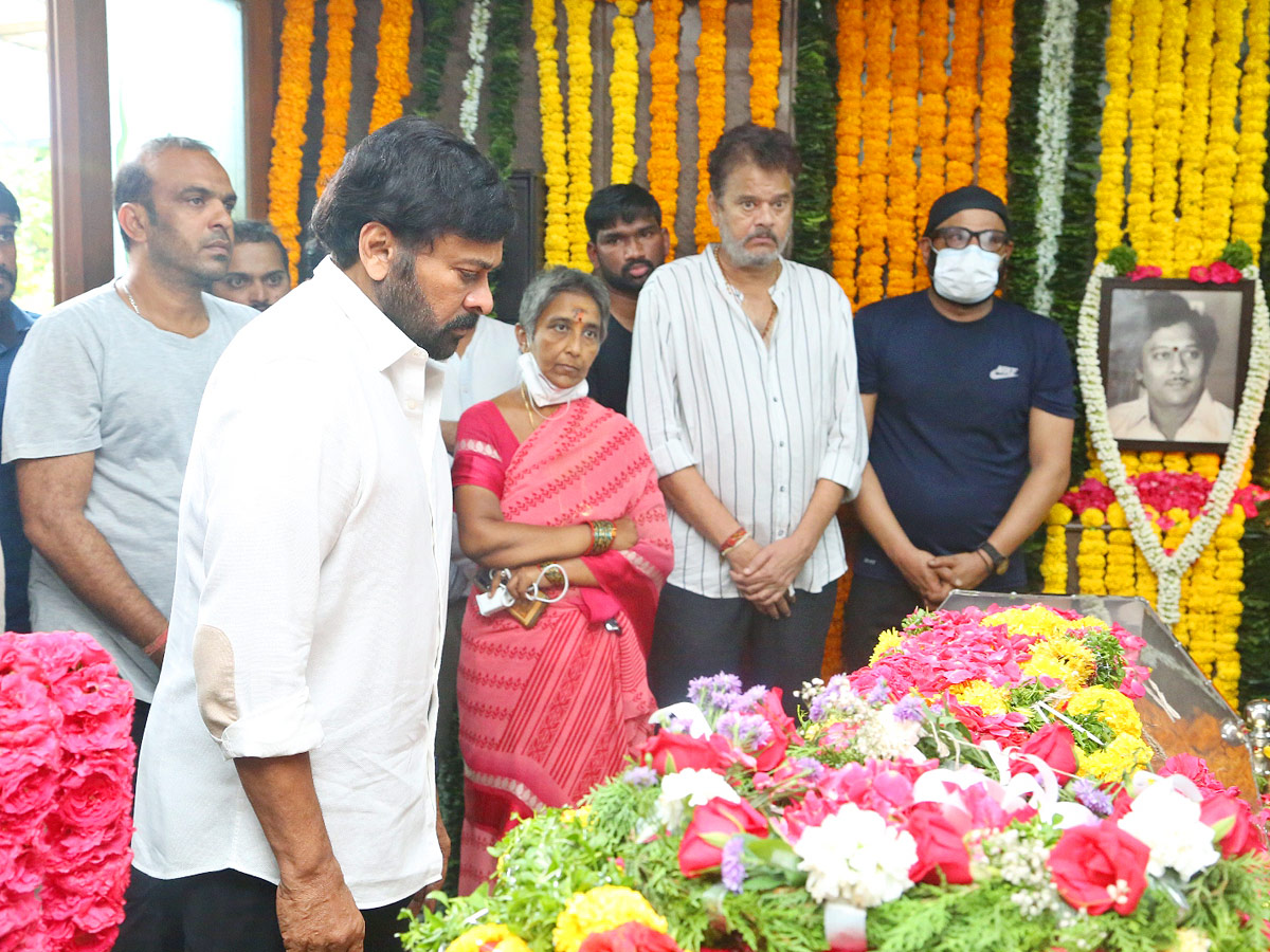 Celebrities Pay Tribute To Krishnam Raju - Sakshi3