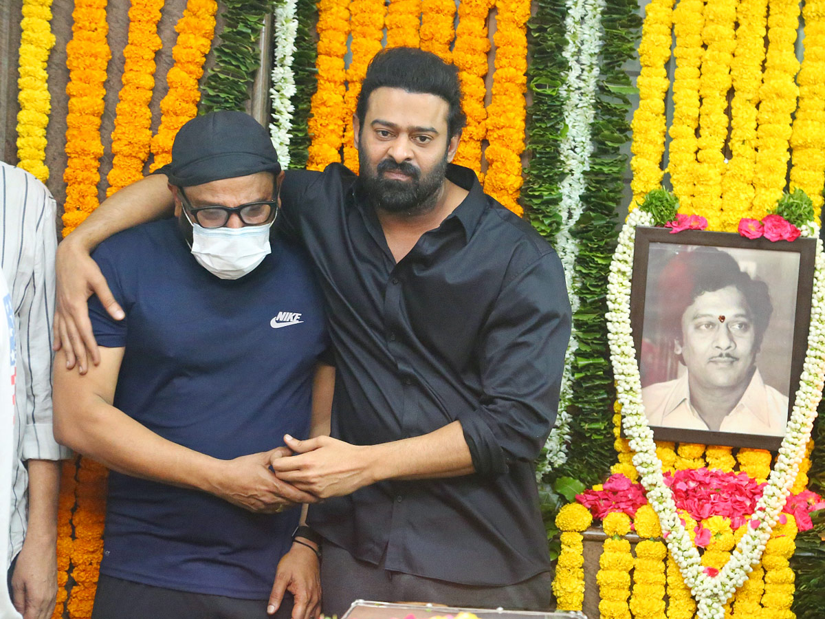 Celebrities Pay Tribute To Krishnam Raju - Sakshi30