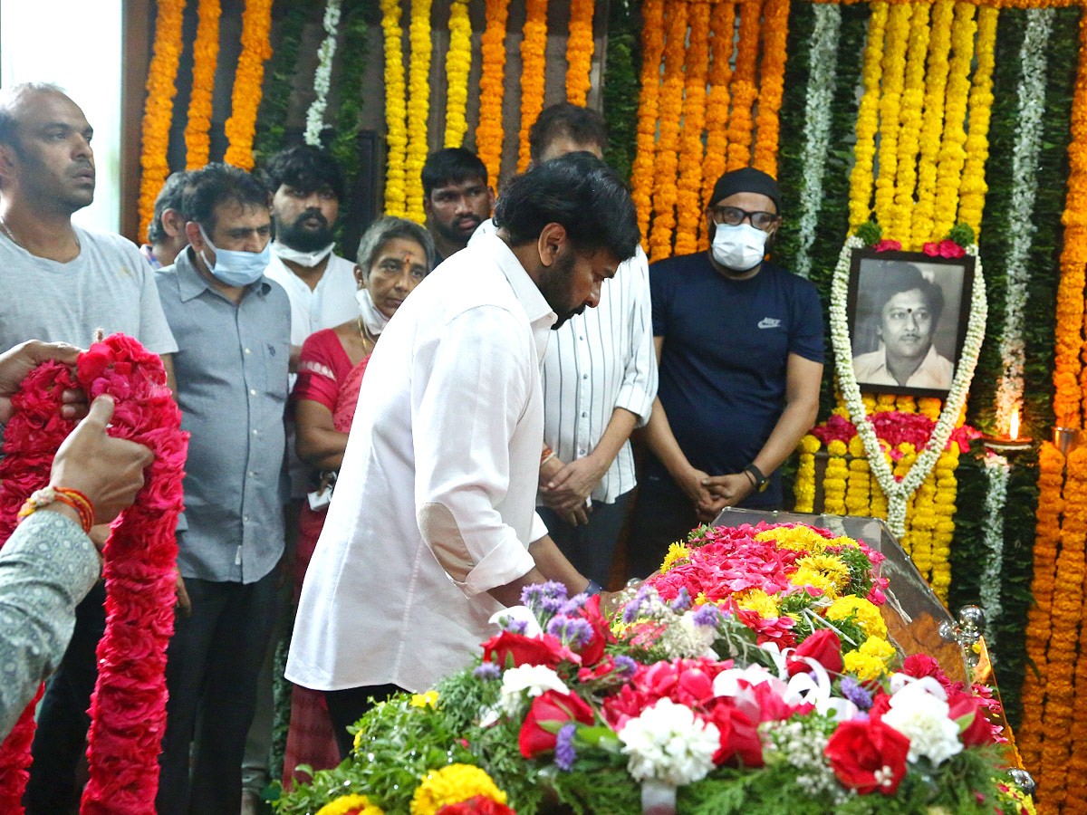 Celebrities Pay Tribute To Krishnam Raju - Sakshi4