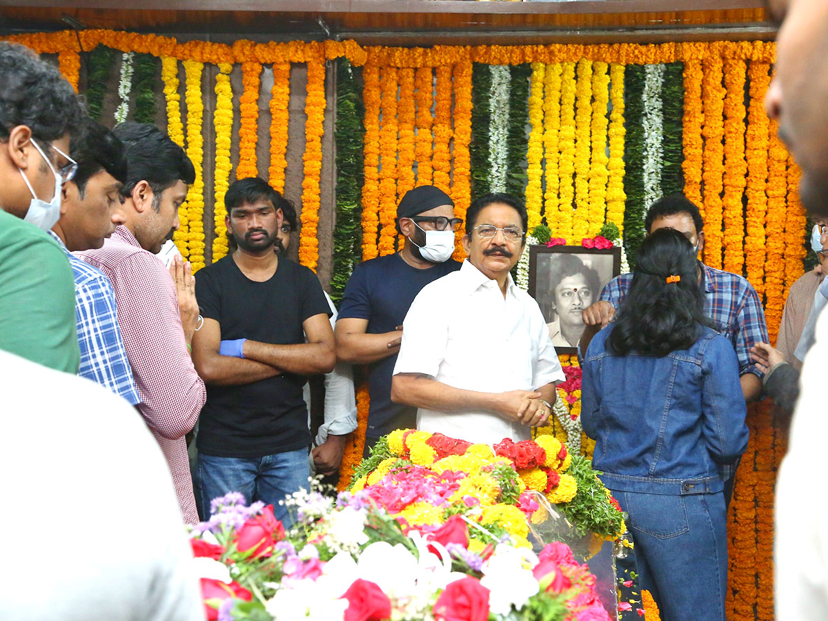 Celebrities Pay Tribute To Krishnam Raju - Sakshi40