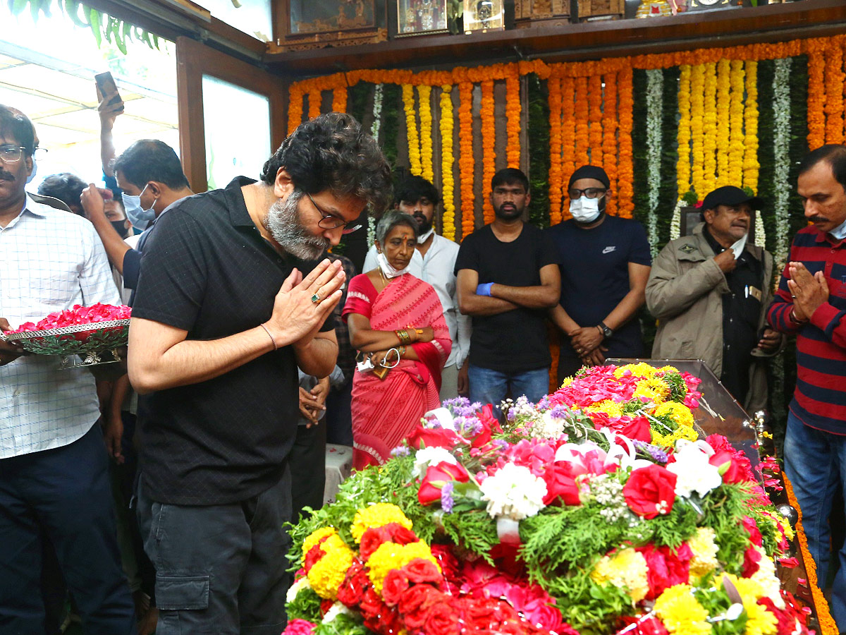 Celebrities Pay Tribute To Krishnam Raju - Sakshi42