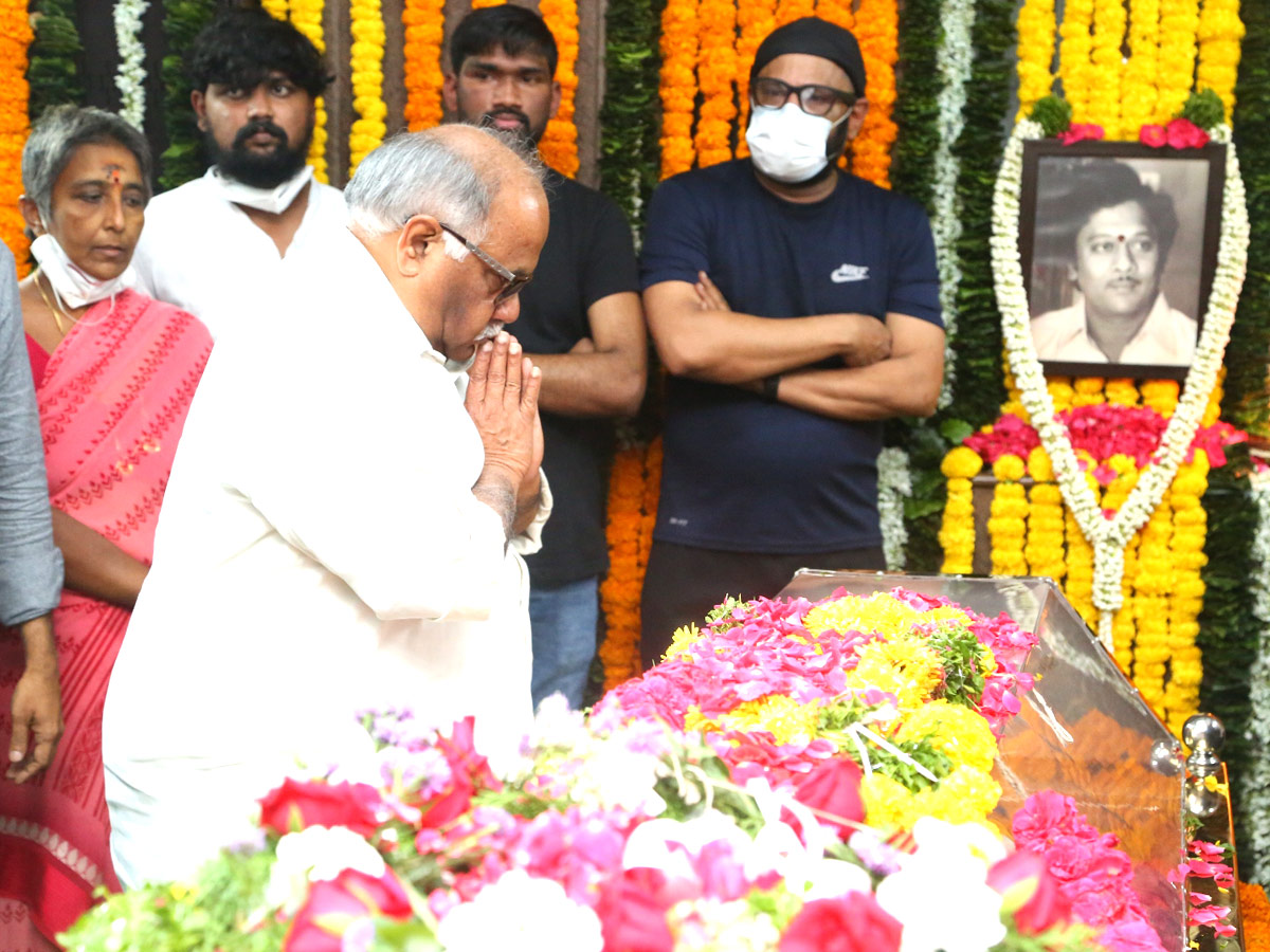 Celebrities Pay Tribute To Krishnam Raju - Sakshi46