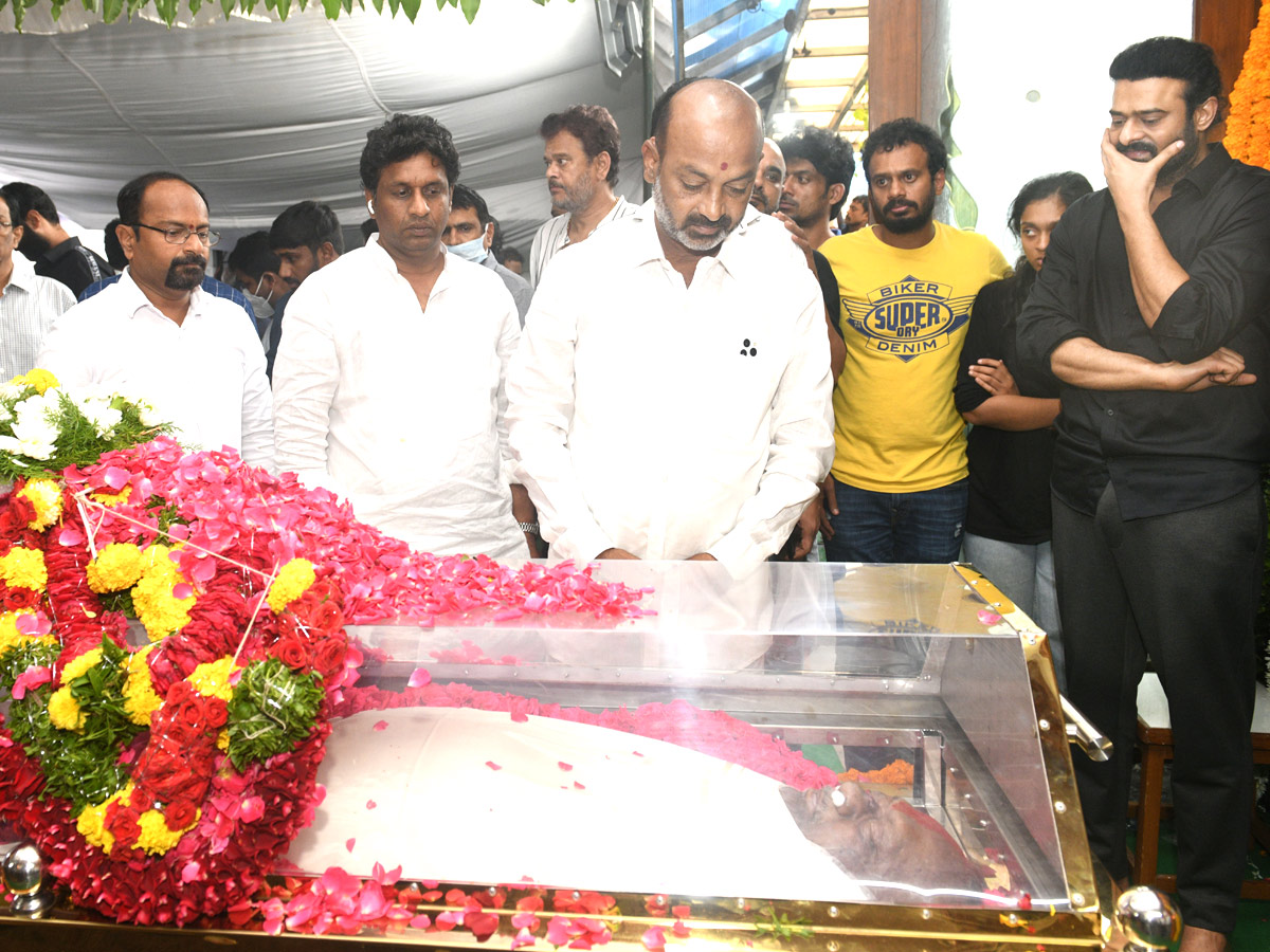 Celebrities Pay Tribute To Krishnam Raju Photo Gallery 2 - Sakshi10