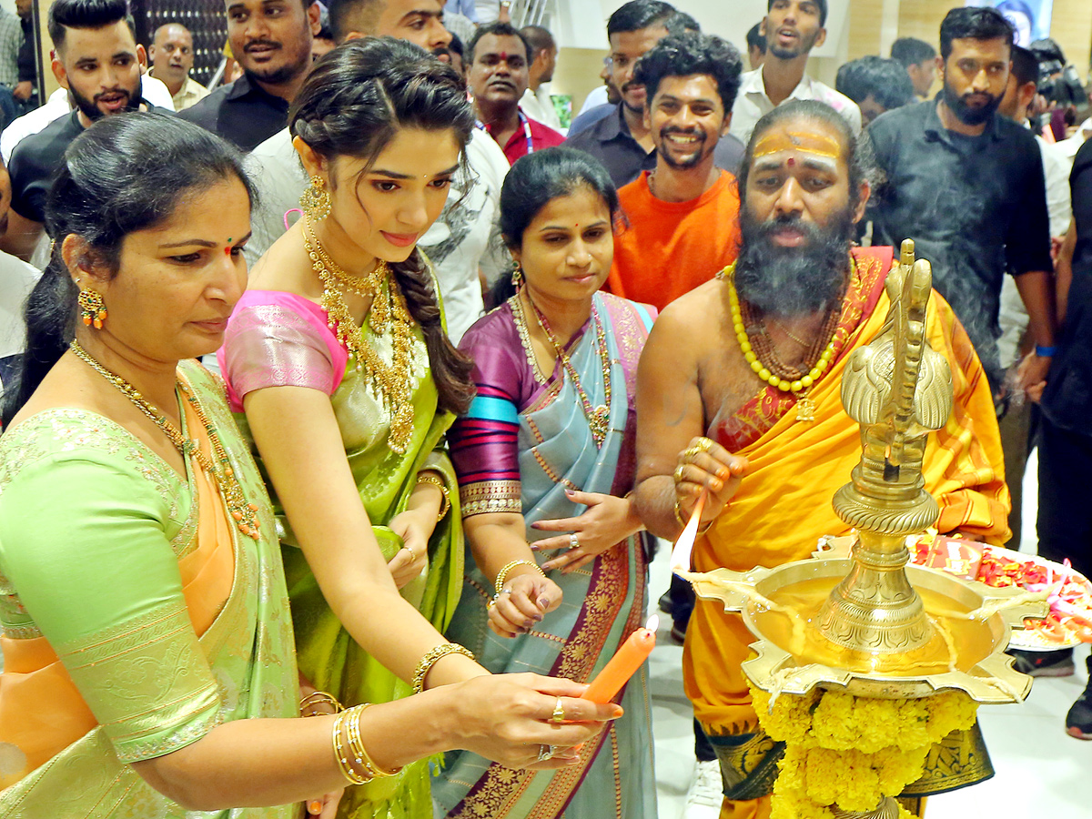 Chennai Shopping Mall Inauguration At Mahabubnagar - Sakshi1