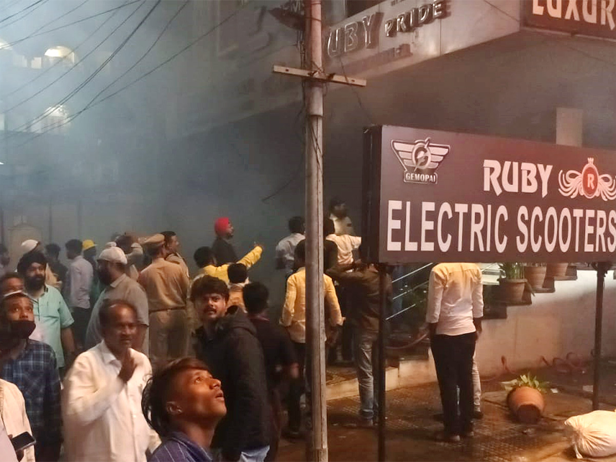 Fire Accident In Secunderabad Ruby Hotel Photos  - Sakshi5