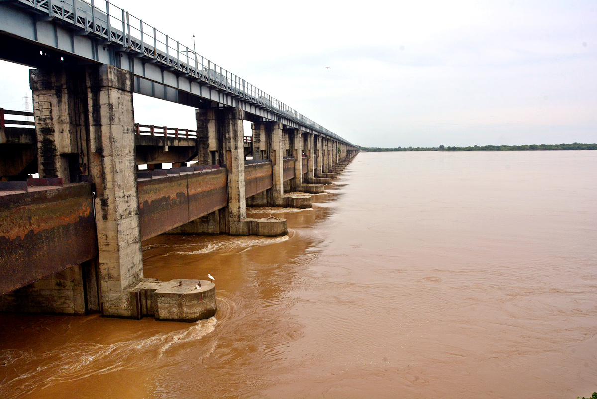 Godavari Flood Surge Continues In Andhra Pradesh - Sakshi7