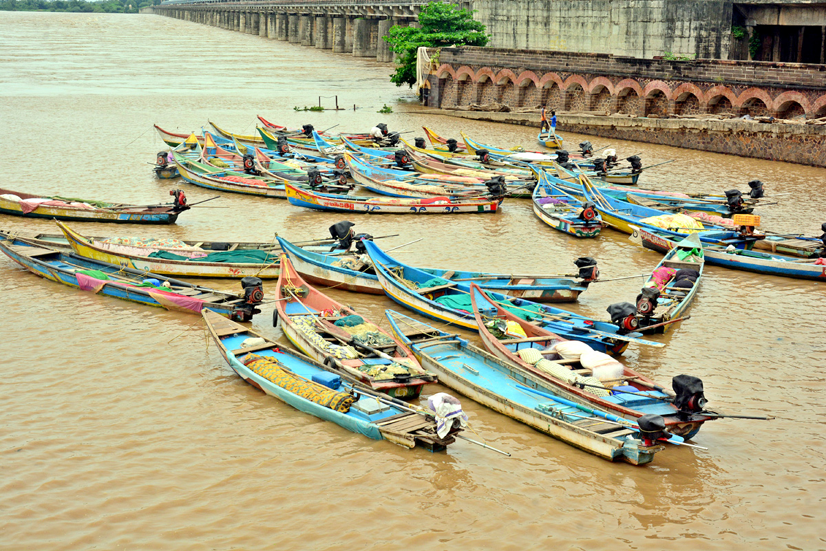 Godavari Flood Surge Continues In Andhra Pradesh - Sakshi9