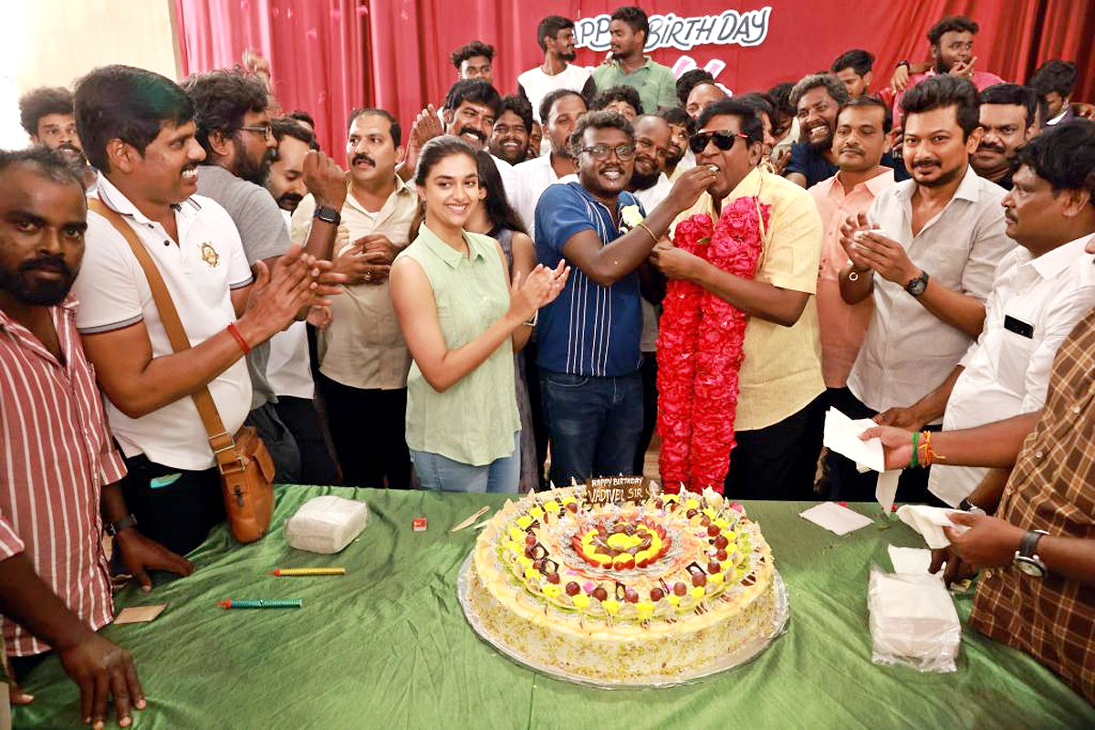 Vadivelu Birthday Celebrations At Maamannan Movie Shooting Spot - Sakshi5