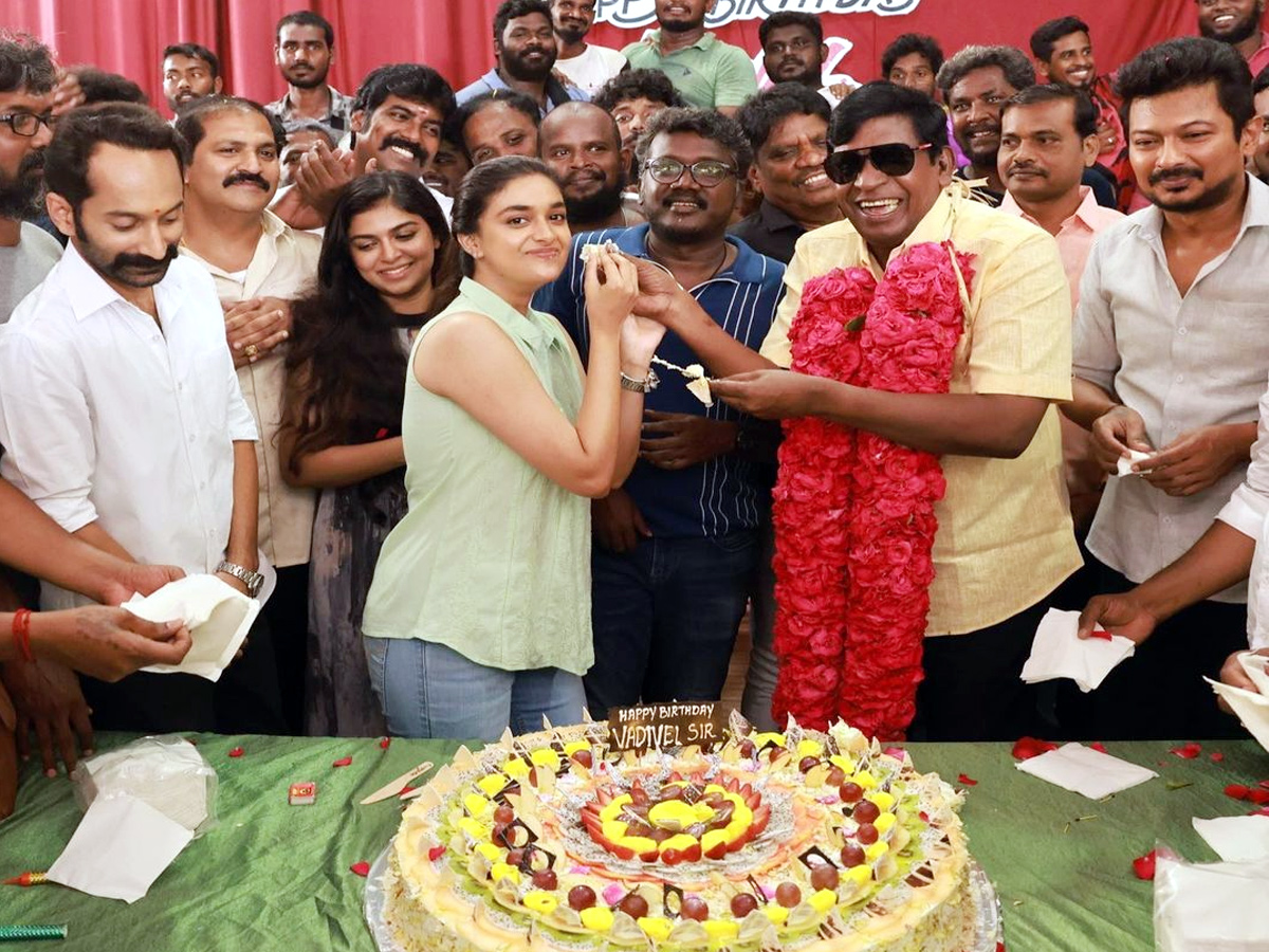 Vadivelu Birthday Celebrations At Maamannan Movie Shooting Spot - Sakshi1