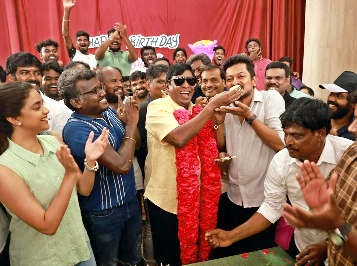 Vadivelu Birthday Celebrations At Maamannan Movie Shooting Spot - Sakshi2