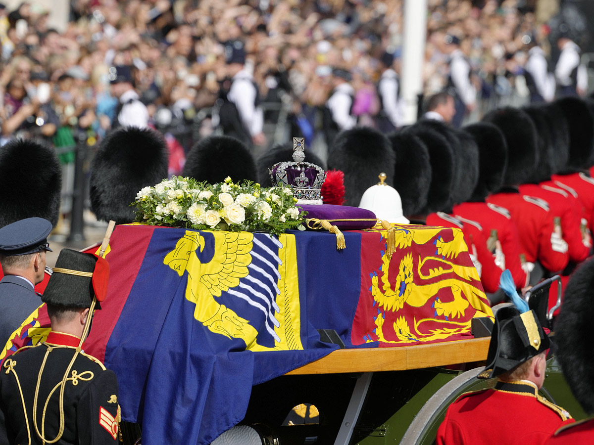 King Charles William and Harry join queens coffin at Westminster Hall Photo Gallery - Sakshi16