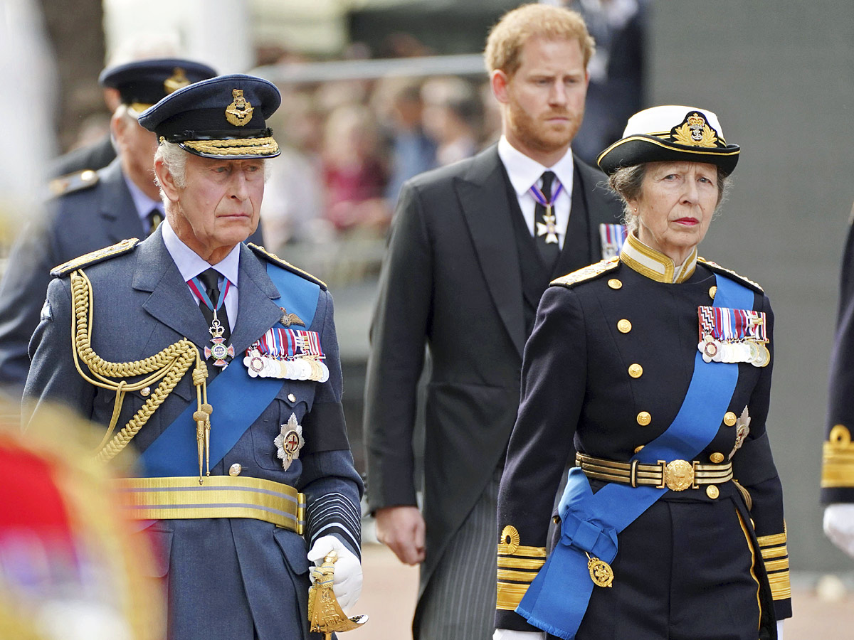 King Charles William and Harry join queens coffin at Westminster Hall Photo Gallery - Sakshi18