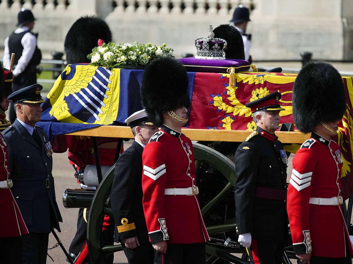 King Charles William and Harry join queens coffin at Westminster Hall Photo Gallery - Sakshi9