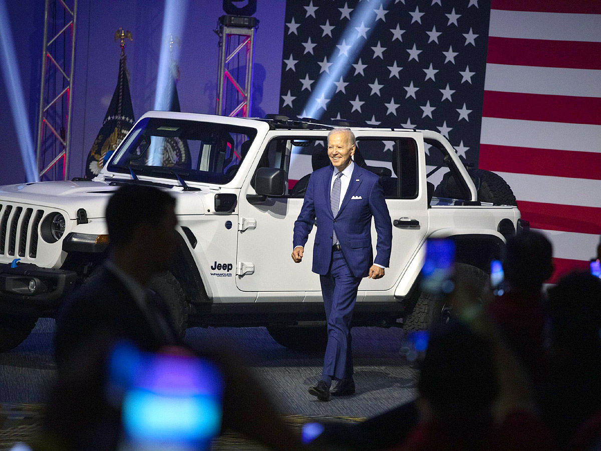 Detroit Auto Show 2022 Photos: US Prez Biden Drives E Car - Sakshi27