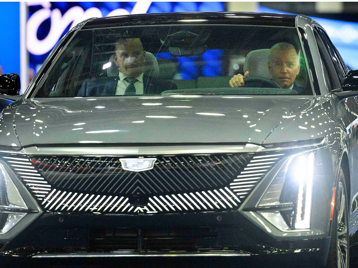 Detroit Auto Show 2022 Photos: US Prez Biden Drives E Car - Sakshi30