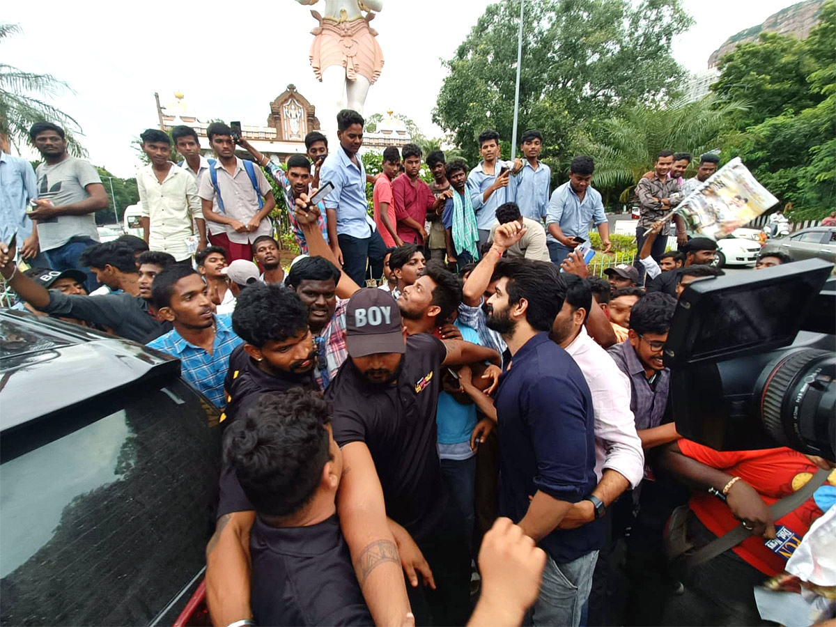 Krishna Vrinda Vihari Film Team Padayatra in Tirupati - Sakshi2