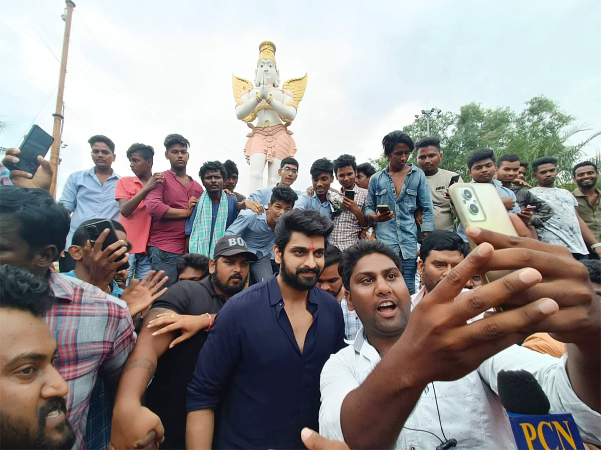 Krishna Vrinda Vihari Film Team Padayatra in Tirupati - Sakshi8