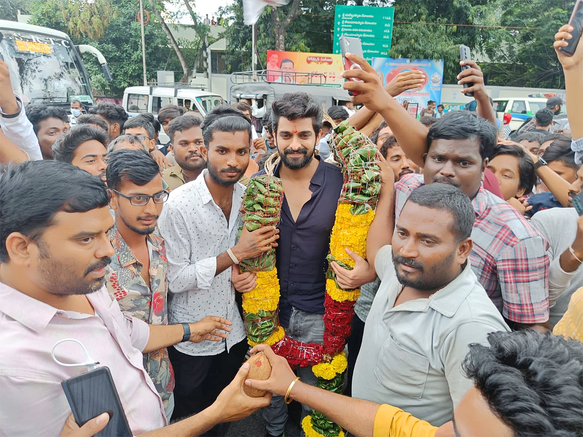 Krishna Vrinda Vihari Film Team Padayatra in Tirupati - Sakshi9