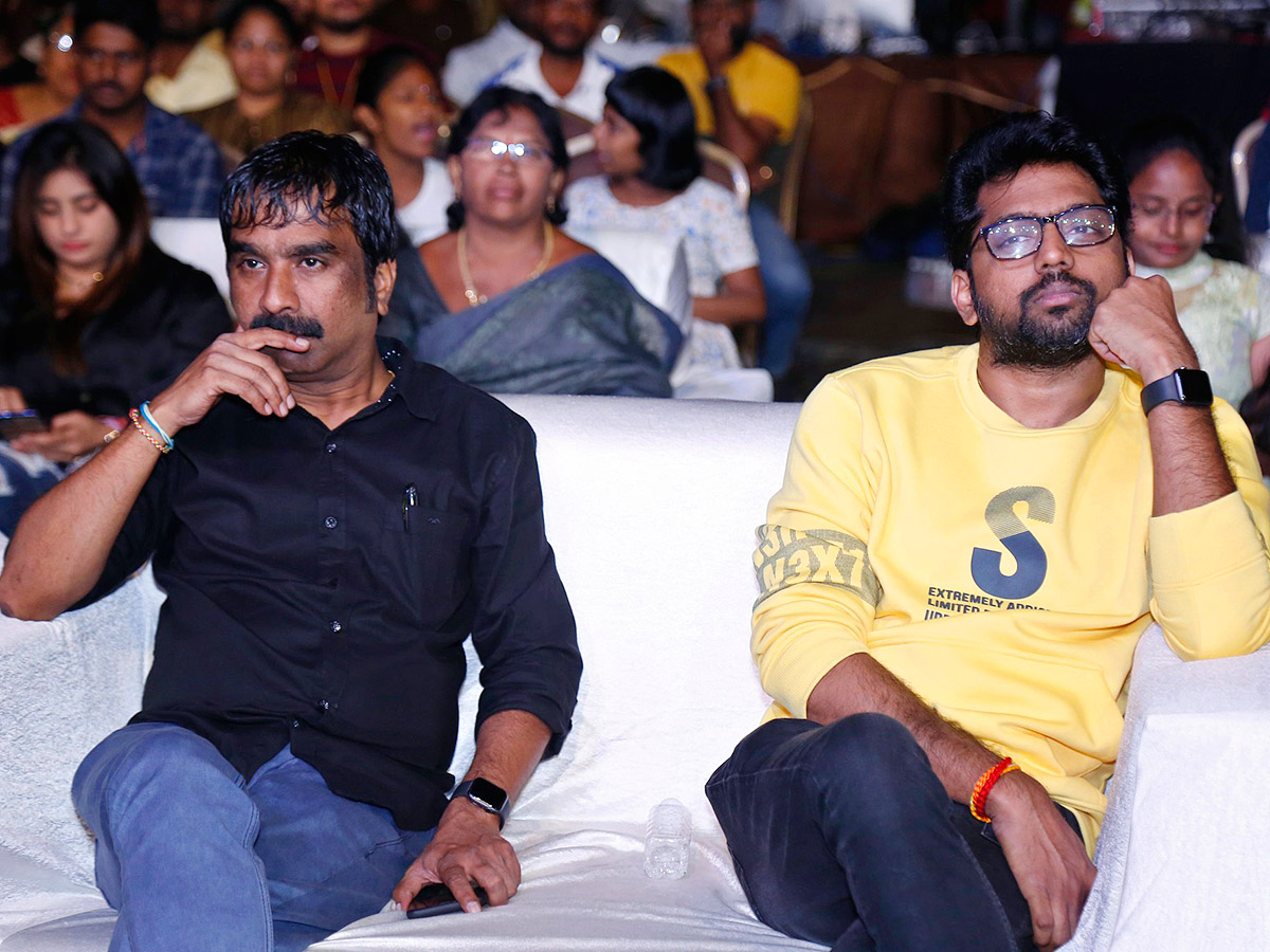 Nenu Meeku Baga Kavalsina Vadini Movie Pre Release Event - Sakshi12