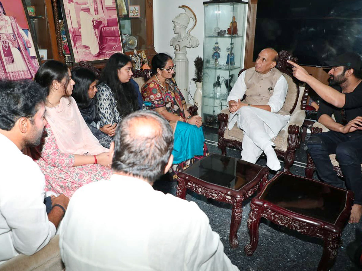 Minister Rajnath Singh meets Prabhas and Krishnam Raju family Photo Gallery - Sakshi2