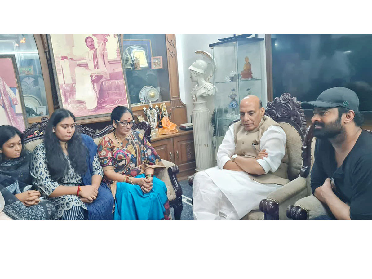 Minister Rajnath Singh meets Prabhas and Krishnam Raju family Photo Gallery - Sakshi3