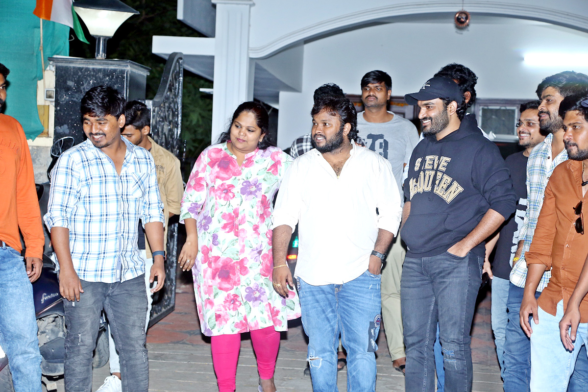 Nenu Meeku Baaga Kavalsinavaadini Movie Success Celebrations - Sakshi4