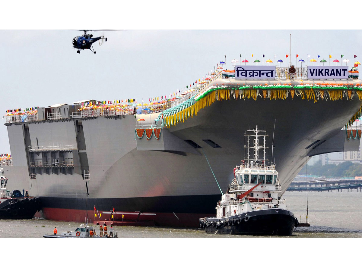 PM Modi Receives Guard Of Honour On INS Vikrant Commission At Kochi Shipyard Photo Gallery - Sakshi15