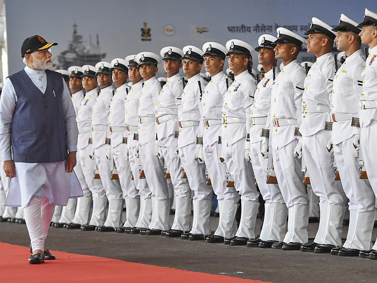 PM Modi Receives Guard Of Honour On INS Vikrant Commission At Kochi Shipyard Photo Gallery - Sakshi16