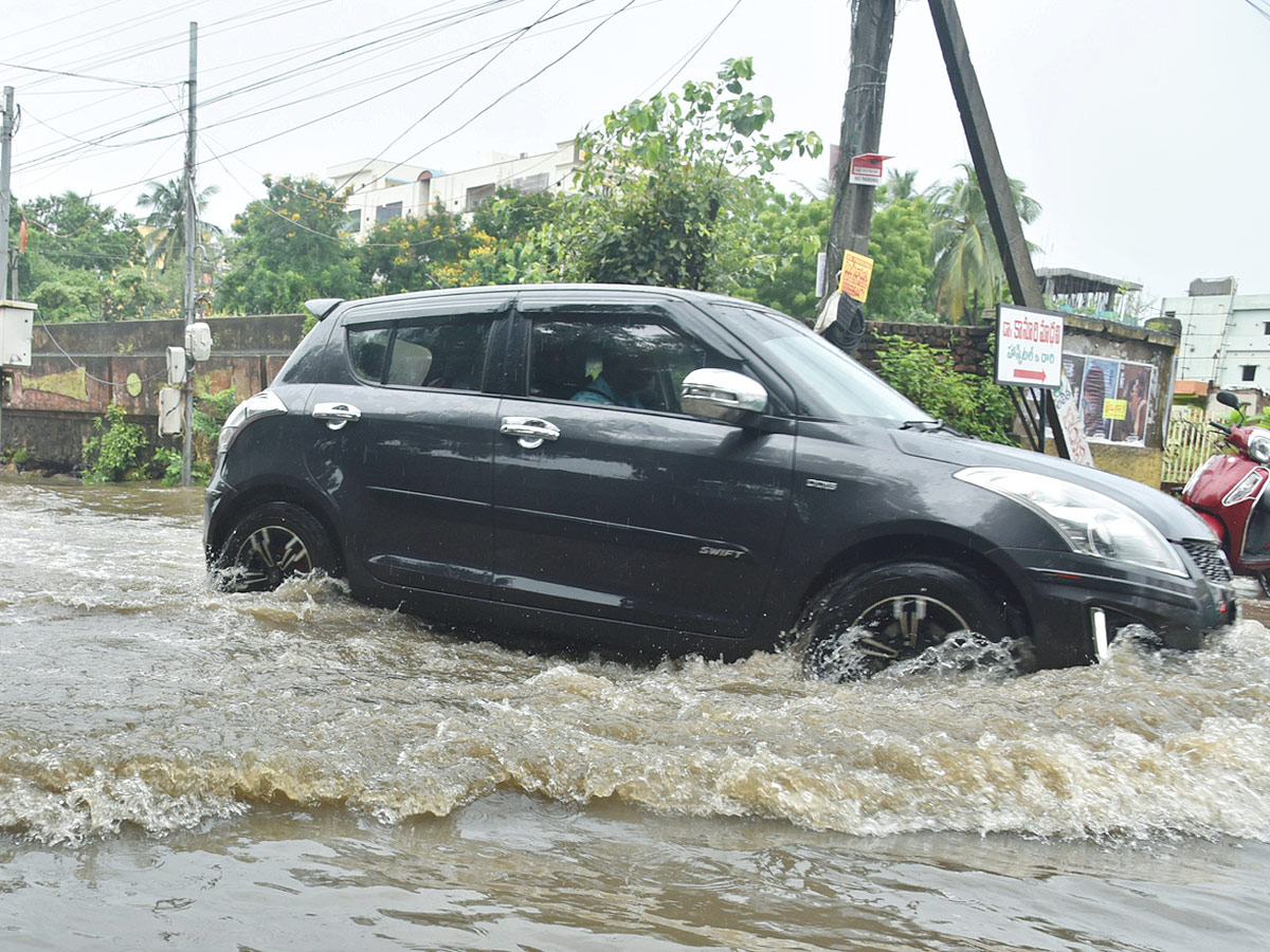 Heavy Rainfall in West Godavari District Eluru - Sakshi10