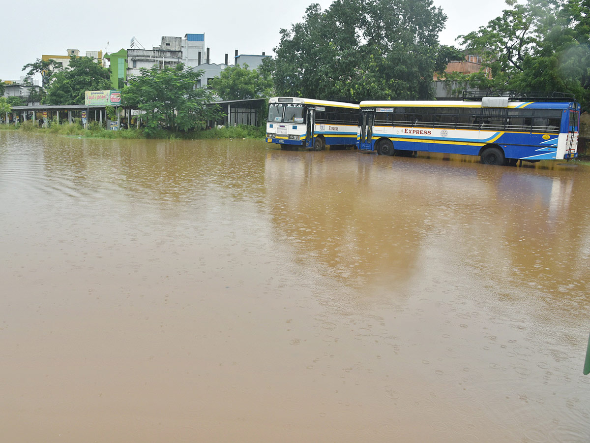 Heavy Rainfall in West Godavari District Eluru - Sakshi11