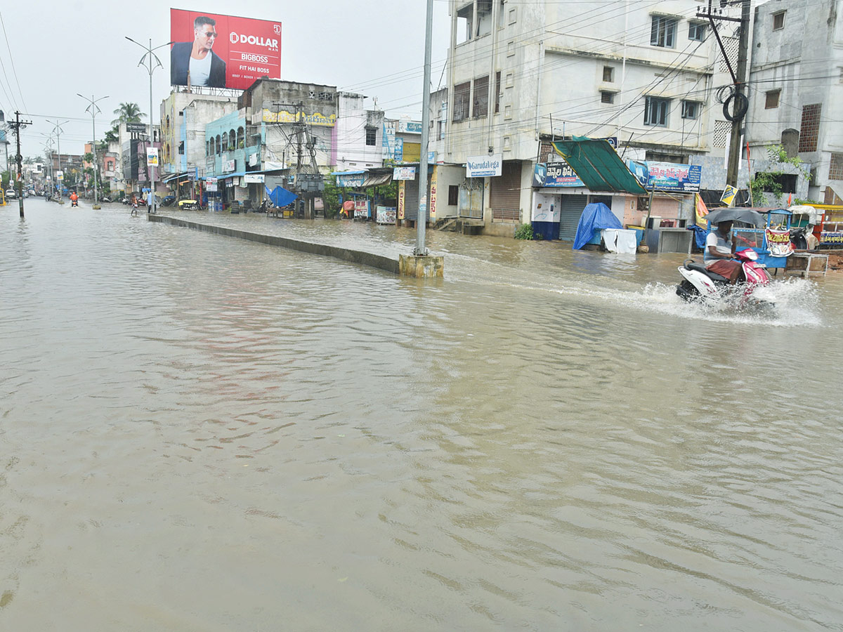 Heavy Rainfall in West Godavari District Eluru - Sakshi13