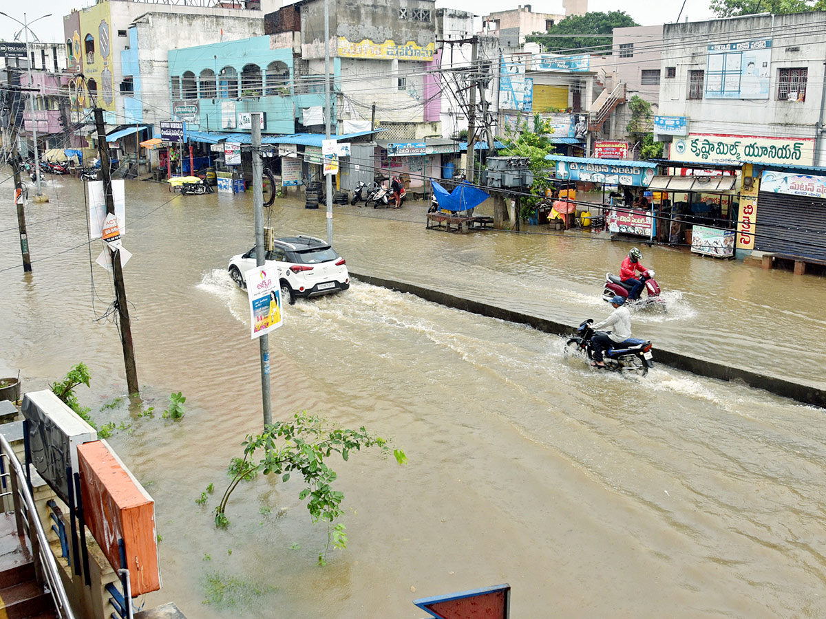 Heavy Rainfall in West Godavari District Eluru - Sakshi14