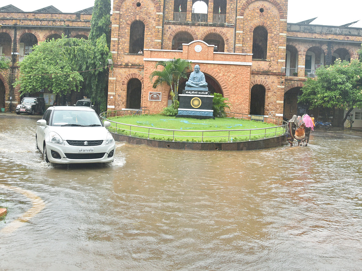 Heavy Rainfall in West Godavari District Eluru - Sakshi17