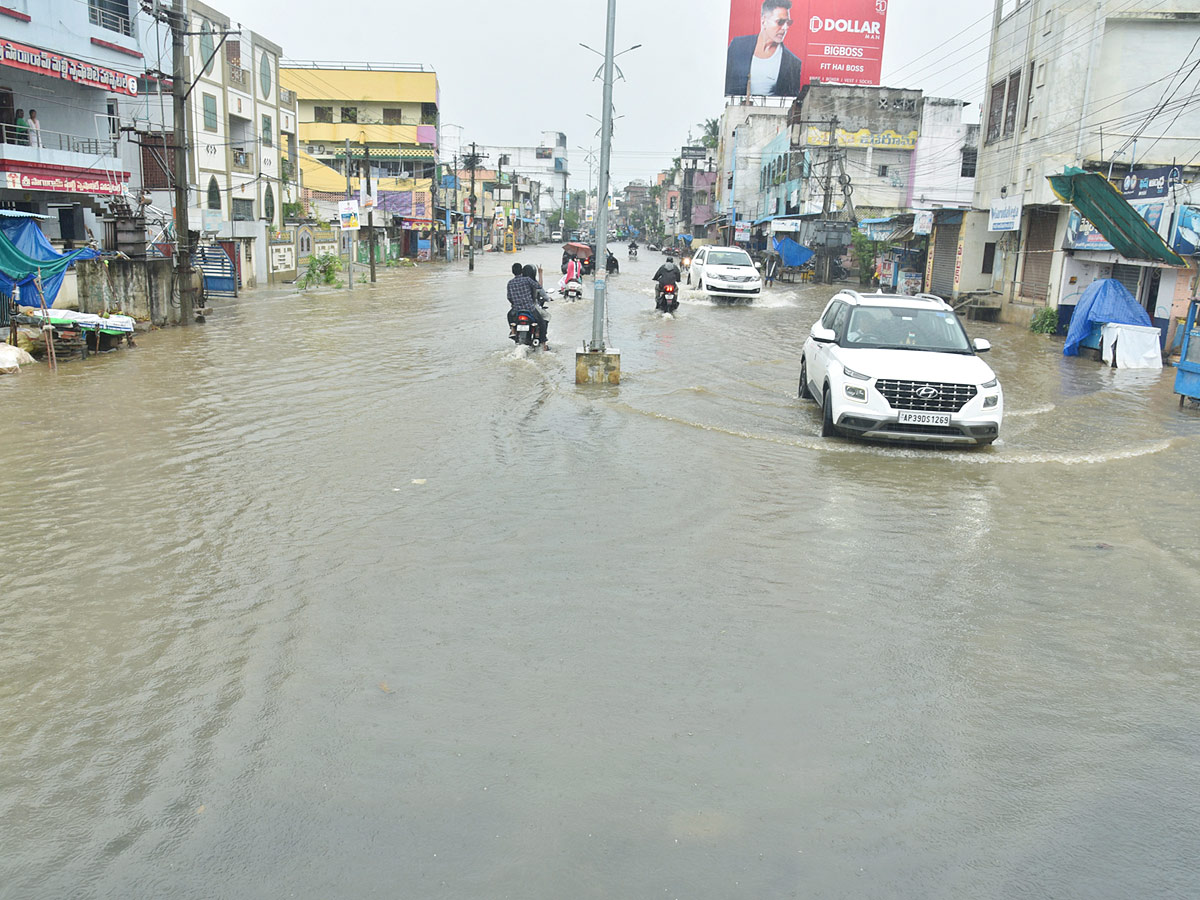 Heavy Rainfall in West Godavari District Eluru - Sakshi22